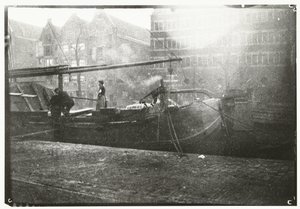 Offentlige varehus på Brouwersgracht i Amsterdam av George Hendrik Breitner