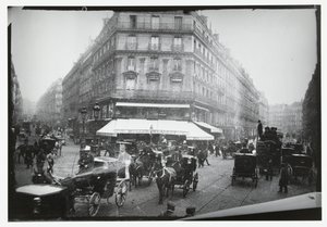 Gatevisning av et travelt veikryss i Paris av George Hendrik Breitner
