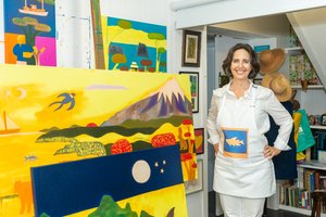 Cristina Rodriguez i studioet hennes, 2022