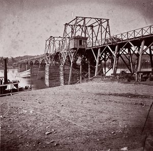 Bro over Tennessee River ved Chattanooga, ca. 1864.