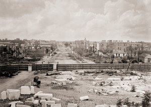 Columbia, South Carolina, USA etter brann i 1865 (s/hvitt-bilde)