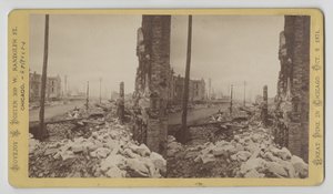 Stereograf av Washington Street fra hjørnet av LaSalle Street med utsikt østover etter Chicago-brannen i 1871, 1871 (bw-bilde på kortfeste)