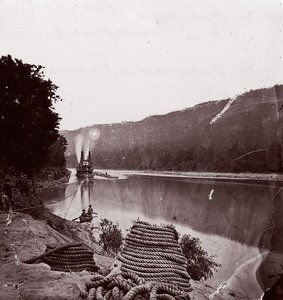 U.S. Transport in Rapids, Tennessee RiverThe Suck - Tennessee River under Chattanooga..., ca. 1864. av George N. Barnard