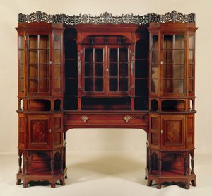Vitrineskap, laget for Morris & Co., ca. 1880 (utskåret mahogni) av George Washington Jack