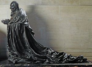 Kardinal Rene de Birague i bønn (bronseskulptur