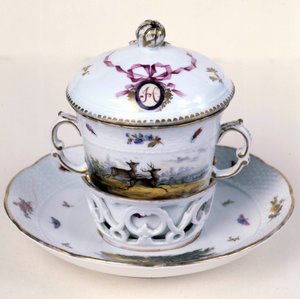 Porselenskopp i osp fra 1800-tallet (brukes til å drikke varme drikker). tysk produksjon. Besançon. Museum of Fine Arts av German School