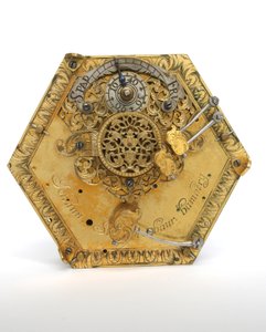 En bordklokke (se også 314926) av German School