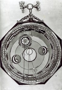 En Volvelle, som muligens viser månens sykluser, etter en illustrasjon fra Astronomicon Caesareum av Petrus Apianus, 1540 av German School