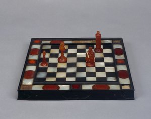 Sjakkbrett (ibenholt, perlemor, rav og tre)