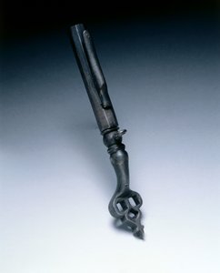 Kombinert hjullåsnøkkel og pulvermål, ca. 1625-50 (stål) av German School
