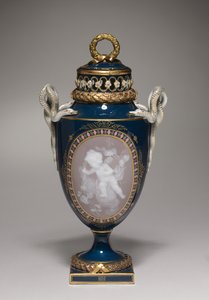Dekket vase, laget av Meissen Porselensfabrikk, Tyskland, 1881 av German School