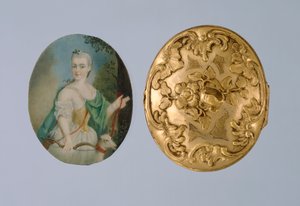 Medaljon med miniatyr av Wilhelmine som Diana, midten av 1700-tallet (forgylt messing, elfenben og glass)
