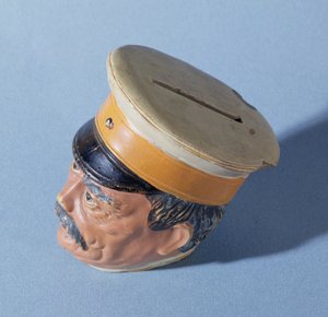 Pengeboks i form av kansler Otto von Bismarck (1815-98) (malt terrakotta) (se også 211409) av German School