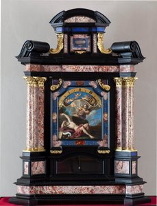 Klokke med representasjon av den hellige Hieronymus som hører ved trompeten av siste dom Maleri av Giacinto Brandi (1621-1691) Struktur og mekanisme realisert av Giuseppe Campani - 1600-tallet Dim 128x100x44 cm Genes musei di strada nuova