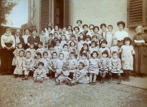 Barn av reservistene ved «Italia Nuova» førskole, 20.09.1915 (s/hvitt-bilde) av Giacomo Brogi