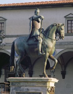 Rytterstatue av storhertug Ferdinand I c.1123-90 detalj som viser hest og rytter fra siden bronsedetalj av 97646