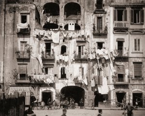 Gatebilde, Napoli, Italia
