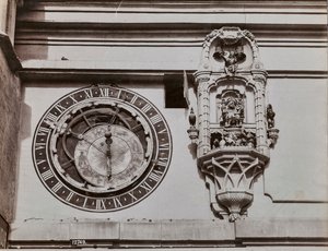 Kvadranten til klokketårnet i Bern, av Kaspar Brunnen (1527-1530). Ved siden av den astronomiske klokken en aviskiosk som inneholder statuetter som slås på av mekanismen til selve klokken fire minutter før klokken slår timen av Giorgio Sommer