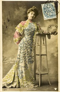 Postkort: Portrett av Arlette Dorgere/Nee Anna Mathilde Irma Jouve (1880 - 1965), komiker, danser og sanger