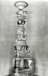 Kandelaber designet av Piranesi på grunnlag av romerske antikke stykker for hans egen grav (marmor)