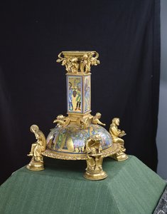 Base av St. Bertin-korset, fra Abbaye Saint-Bertin, ca. 1180 (forgylt bronse og champleve-emalje) (se også 204570, 232625 og 232839)