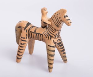 Hest og rytter, sannsynligvis fra Boetia, gresk, arkaisk periode, ca. 550 f.Kr. (terrakotta) av Greek