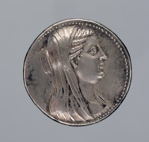 Sølvdidrakma av Berenice II (sølv) (se også 288290) av Greek