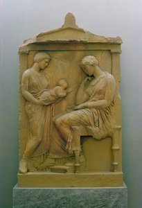 Begravelsesstela som viser en hushjelp som holder en baby ut til en sittende kvinne (marmor) av Greek School