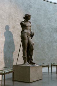 Bacchus og en faun, en av de to palatinske kolossene, 2. århundre e.Kr. (basanittstein)