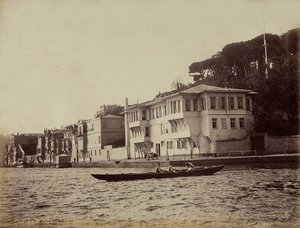 Bygninger langs Tarabya-bukten, ved Marmarahavet, Tyrkia