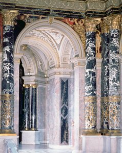 Interiør av Kunsthistorisches Museum i Wien, detalj som viser buegang og spandrel-dekorasjonen av figurer som viser den italienske renessansen, 189091 (veggmaleri)