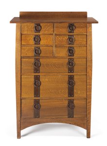 Kommode, modell nr. 913 av Gustav Stickley