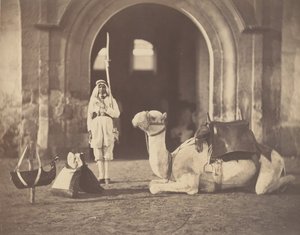 [Soldat og militær kamel], 1866. av Gustave Le Gray