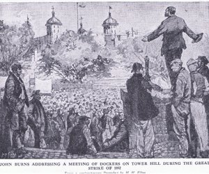 John Burns talte til et møte med havnearbeidere på Tower Hill under den store streiken i 1892, fra Cassells History of the British People utgitt av Waverley Book Company Limited, ca. 1940 av H. H. Flere