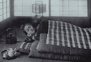 Sengetid i Japan (s/hvitt bilde) av Herbert Ponting