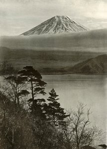 Fuji fra medium nocler ryggrad, 1910. av Herbert Ponting