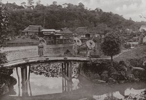 Hikone (s/hvitt bilde) av Herbert Ponting
