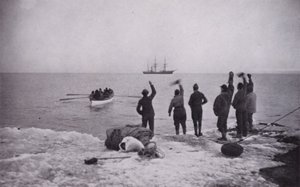 Etterlatt i Victoria Land (s/hvitt bilde) av Herbert Ponting