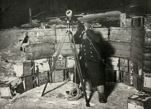 Løytt. Evans observerer en okkultasjon av Jupiter, 8. juni 1911, 1913 av Herbert Ponting