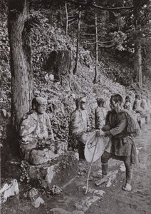 Meditasjon, en studie ved Gamman-ga-Fuchi, Nikko (s/hvitt-bilde) av Herbert Ponting