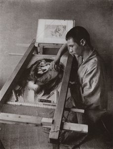 The Broiderer (s/hvitt bilde) av Herbert Ponting