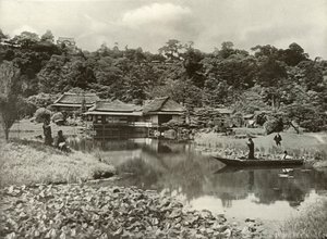 Ha-Kei-Tei vertshus og hage på Hikone, 1910. av Herbert Ponting