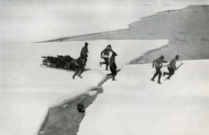 The Relief of the Western Party av Terra Nova, 18. februar 2012, 1913 av Herbert Ponting