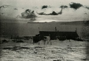 The Return of the Sun, c1911, 1913 av Herbert Ponting