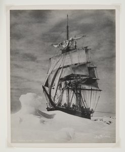 The Terra Nova Icebound (bromidtrykk) av Herbert Ponting