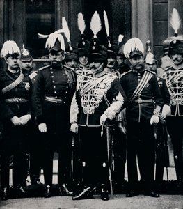 Den fremtidige kong Edward VII og offiserer i Queens Own Oxfordshire Hussars, 1897 1911