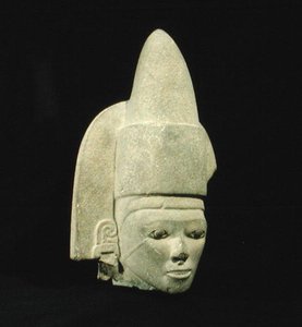 Huaxtec Head, Post Classic Period (900-1521) (stein) av Huaxtec Huaxtec
