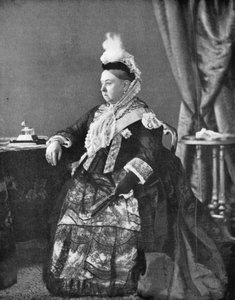 Dronning Victoria i kjolen hun hadde på seg ved sin gylne jubileumsgudstjeneste, 1887.