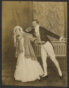  av Iakob Vladimirovich Shteinberg