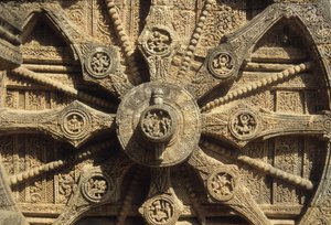 Vognhjul på bunnen av Surya-tempelet av Indian School